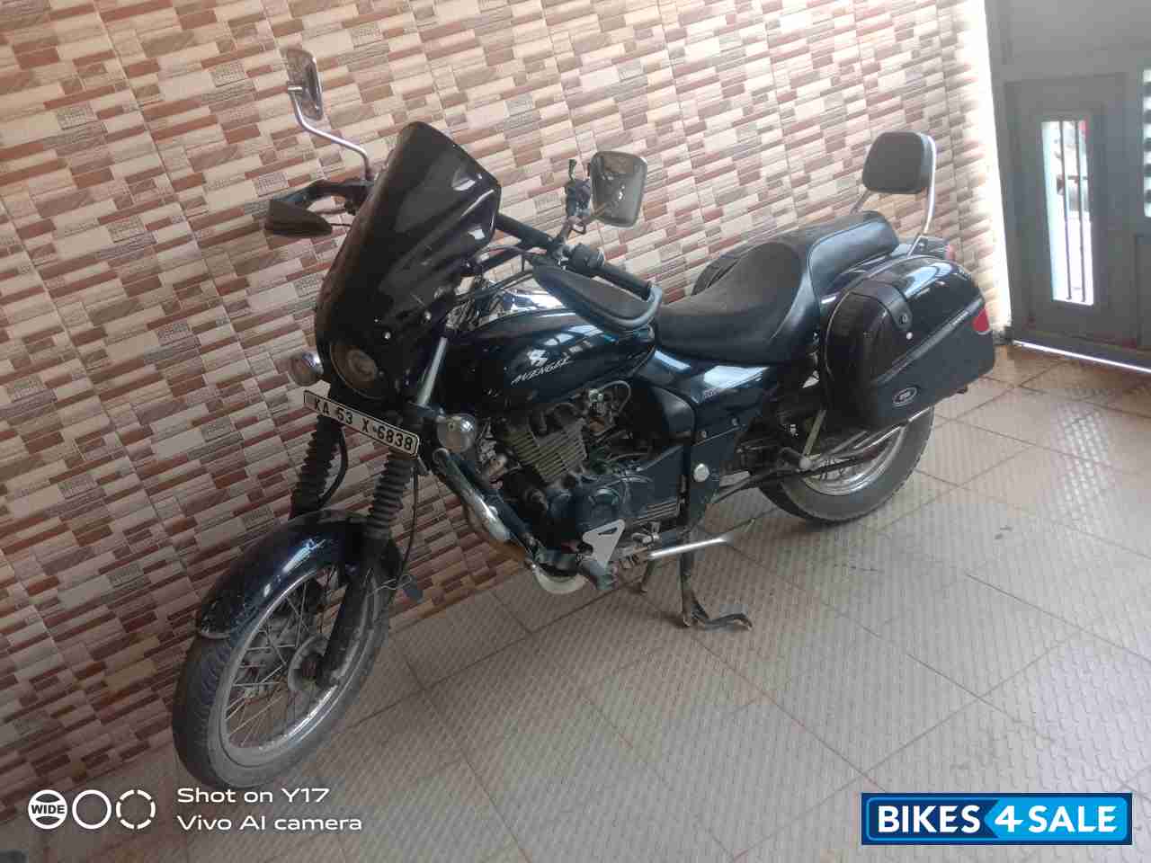 Bajaj Avenger 220 DTS-i