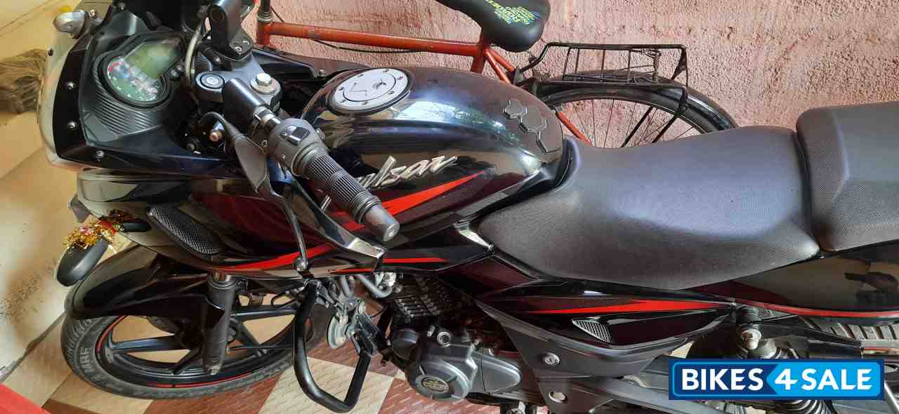 Black Red Bajaj Pulsar 220F
