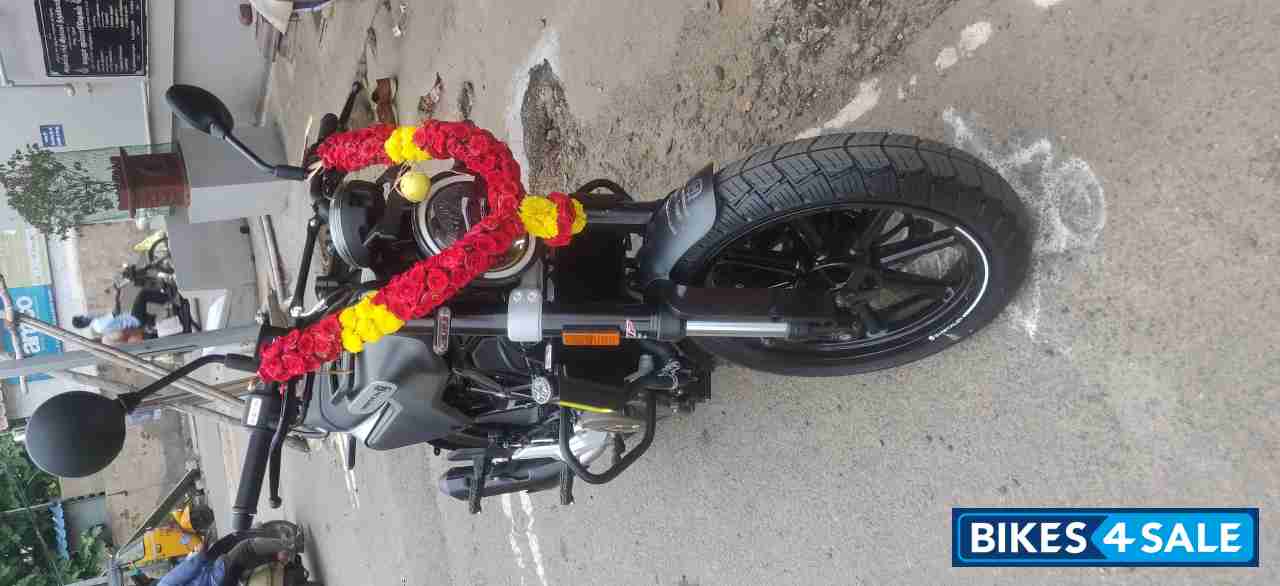 Black Husqvarna Svartpilen 250 2020