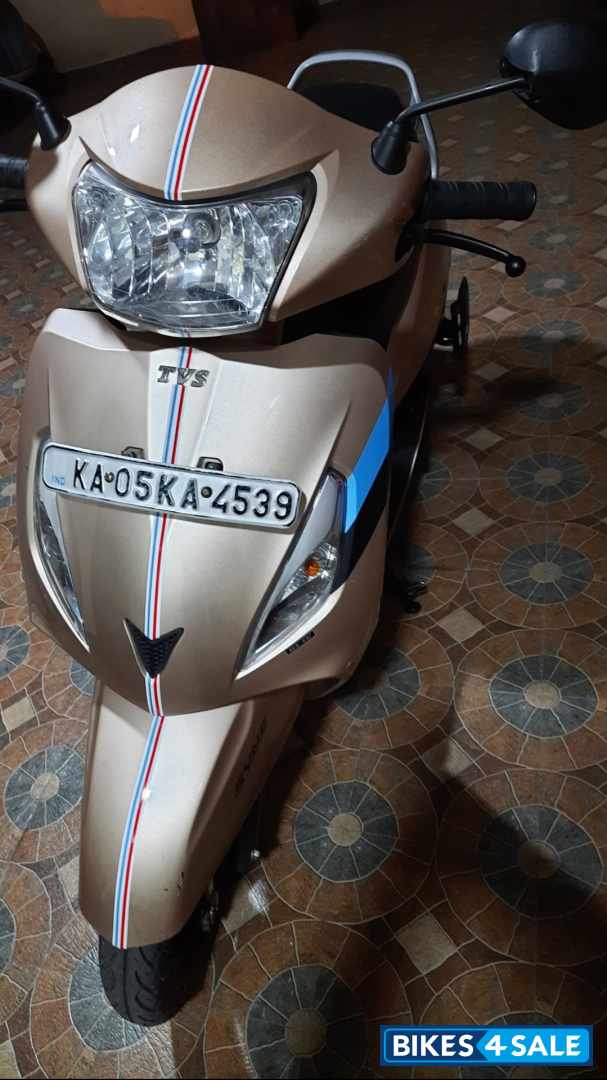 Gold TVS Jupiter ZX Picture 1. Bike ID 307031. Bike located in