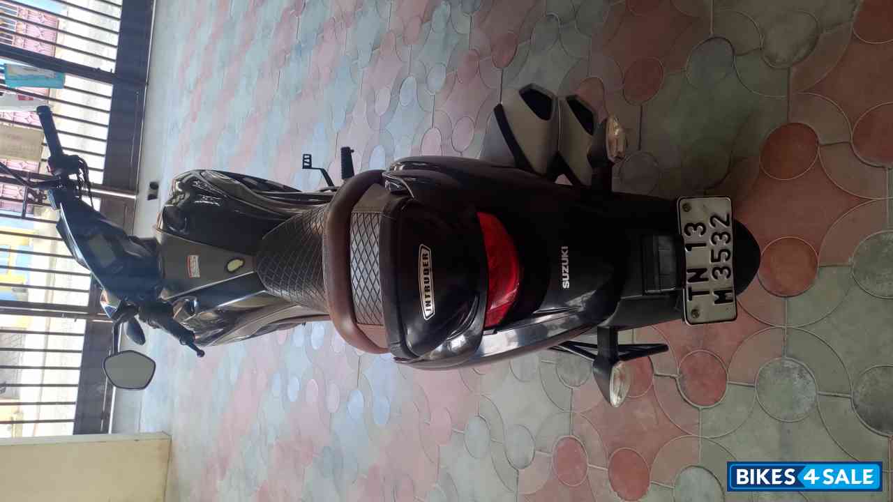 Black Suzuki Intruder 150 FI