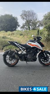 White KTM Duke 390 BS6