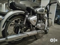 Royal Enfield Classic 500
