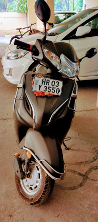 Gray Honda Activa
