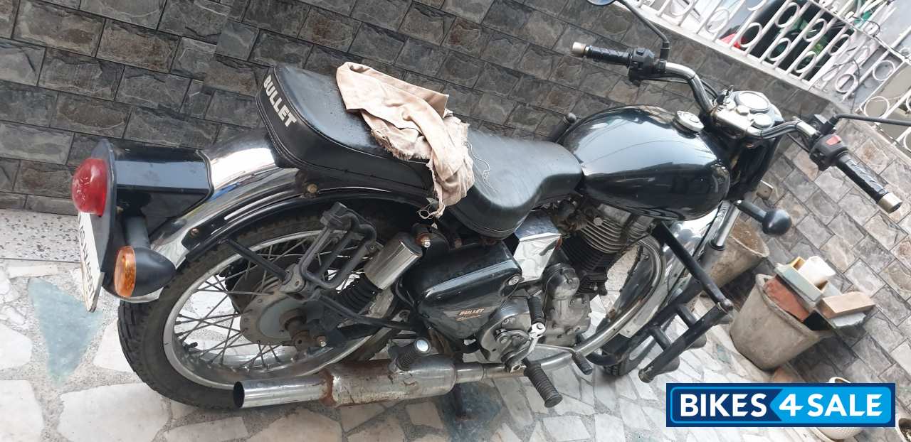 Magic Green (black) Royal Enfield Bullet 350 Magic Green (black) Royal Enfield Bullet 350