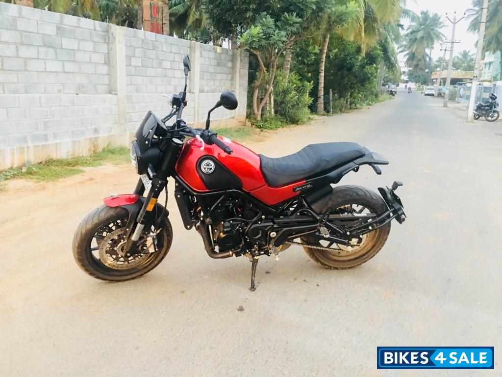 Red Benelli Leoncino