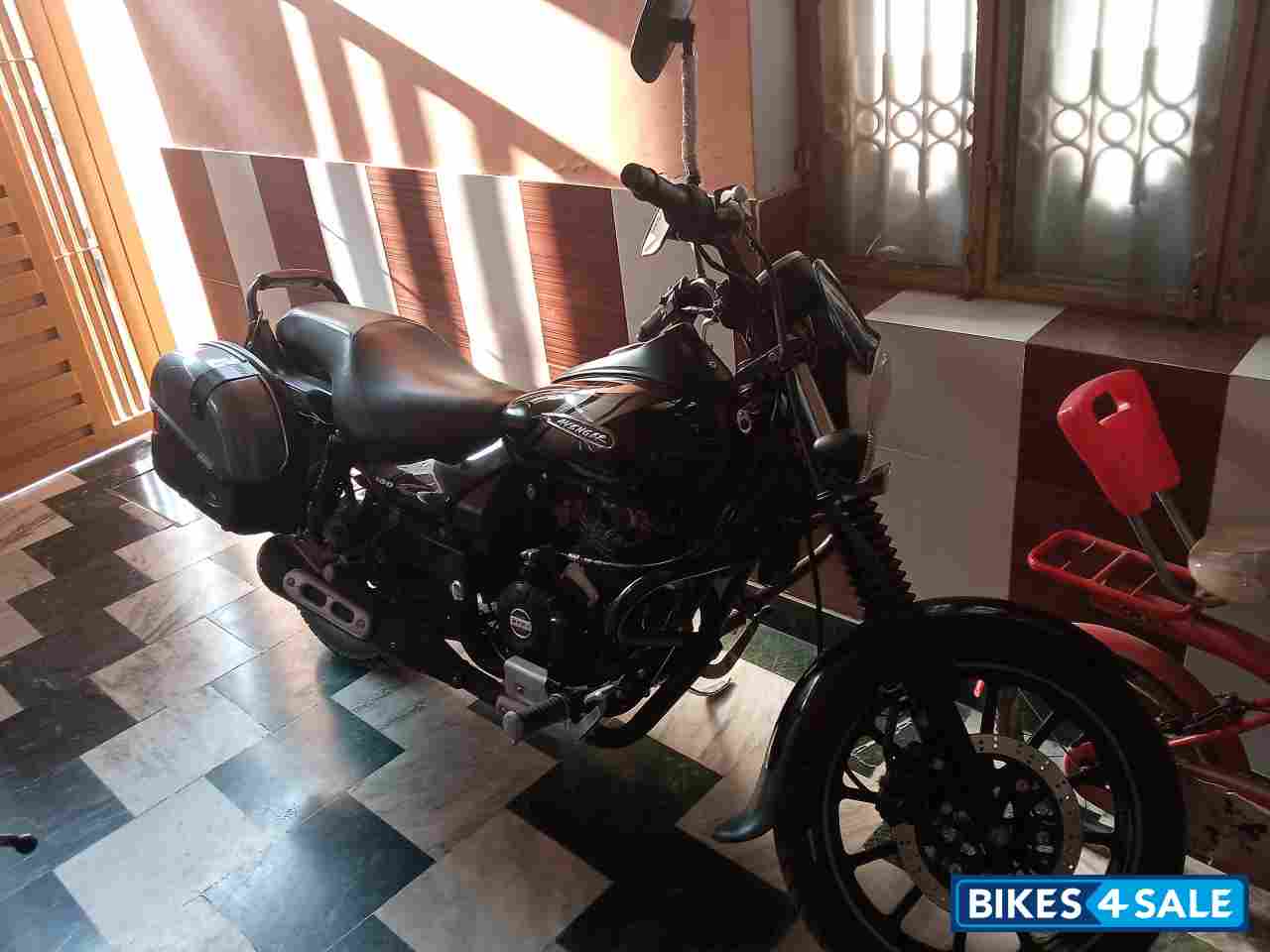 Black Bajaj Avenger Street 180