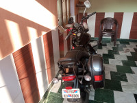 Black Bajaj Avenger Street 180