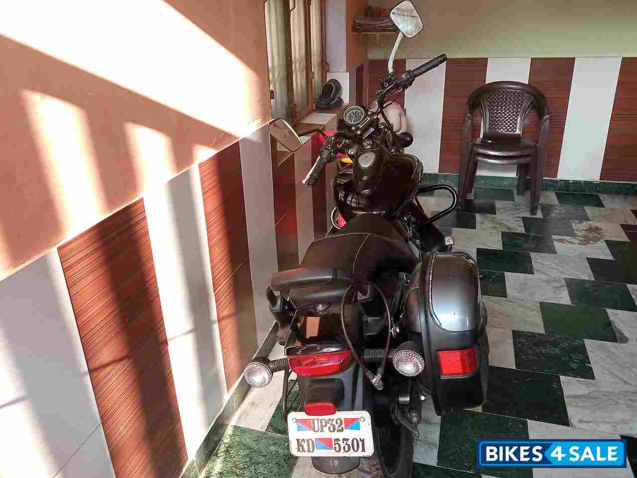 Black Bajaj Avenger Street 180