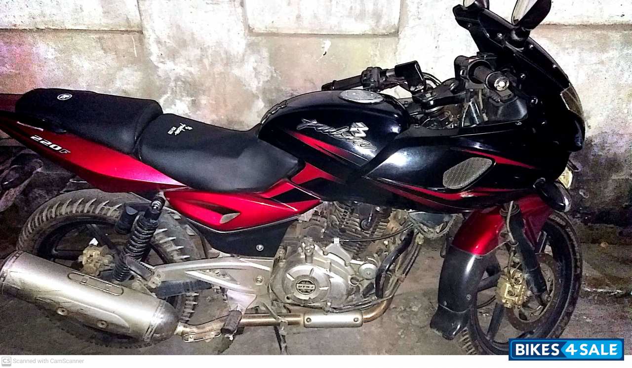 Bajaj Pulsar 220 DTSFi
