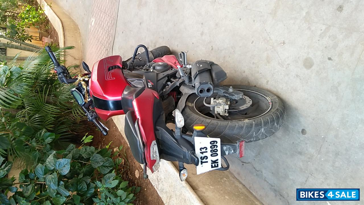 Red TVS Apache RTR 200 4V Race Edition 2.0 Red TVS Apache RTR 200 4V Race Edition 2.0