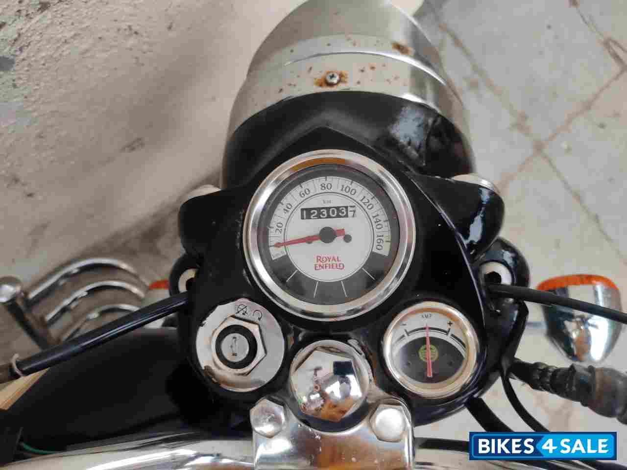 Black Royal Enfield Classic 350 Black Royal Enfield Classic 350