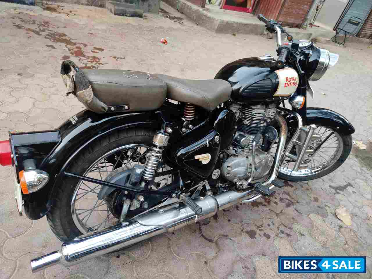 Black Royal Enfield Classic 350 Black Royal Enfield Classic 350