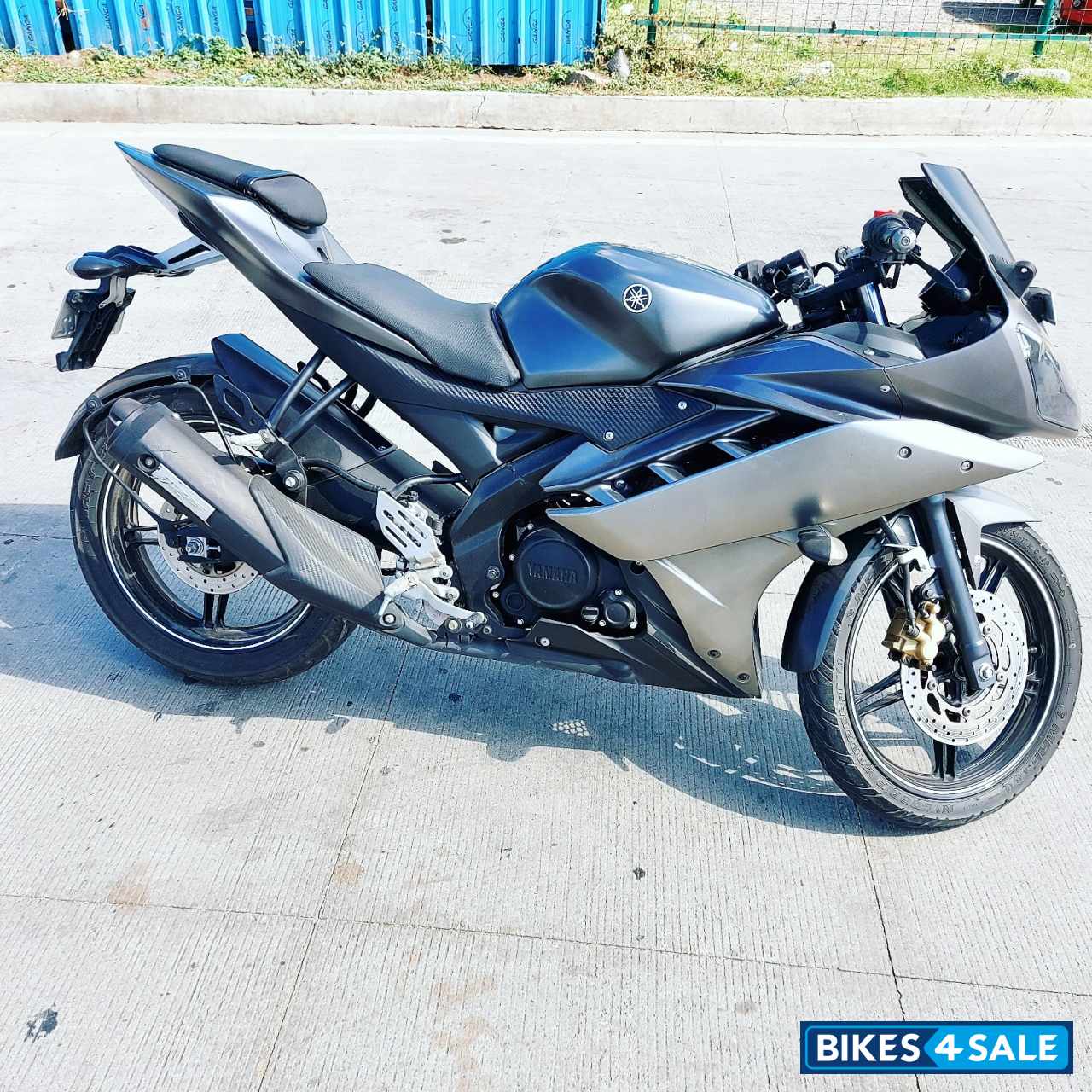 Grey Yamaha YZF R15 V2