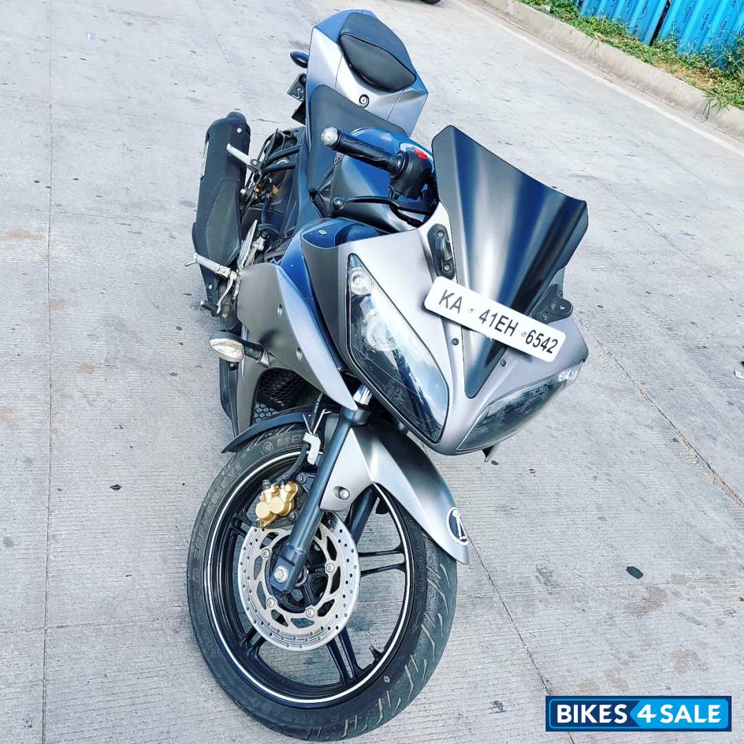 Grey Yamaha YZF R15 V2