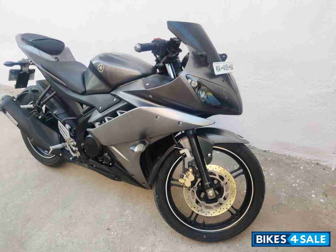 Grey Yamaha YZF R15 V2