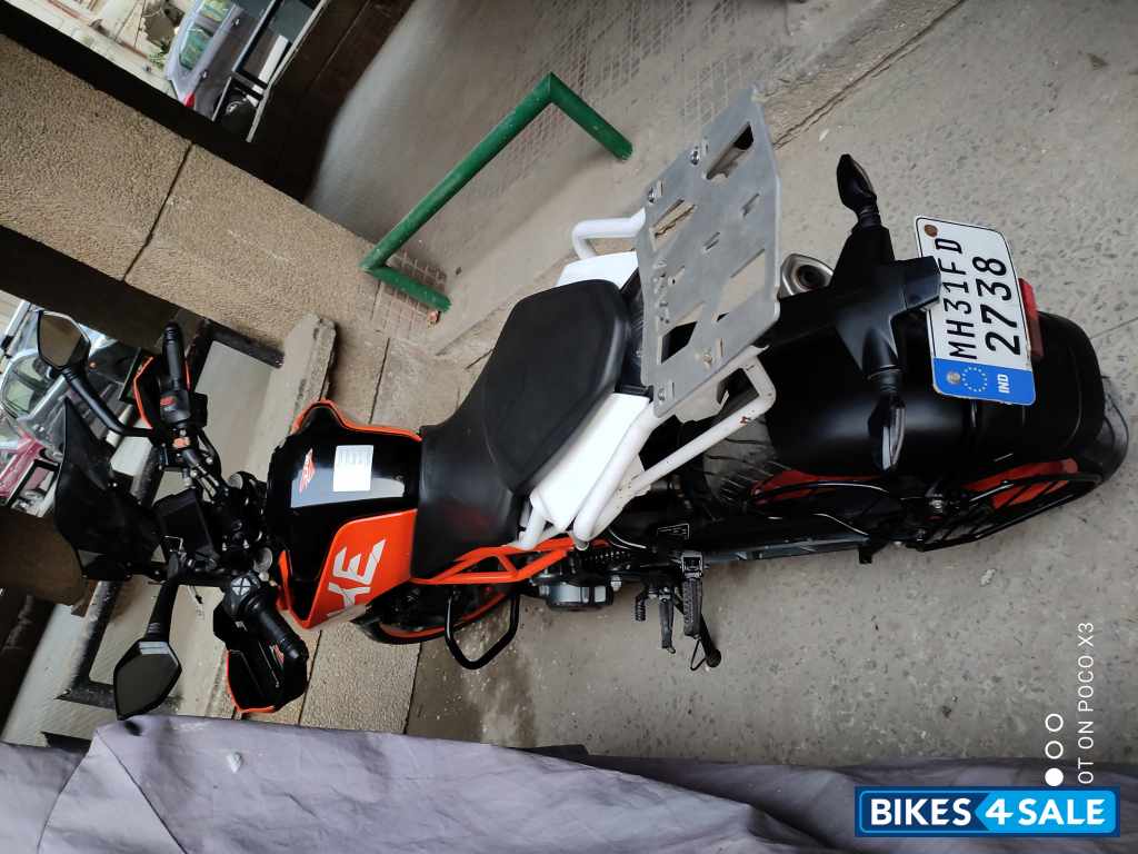 Orange KTM Duke 390