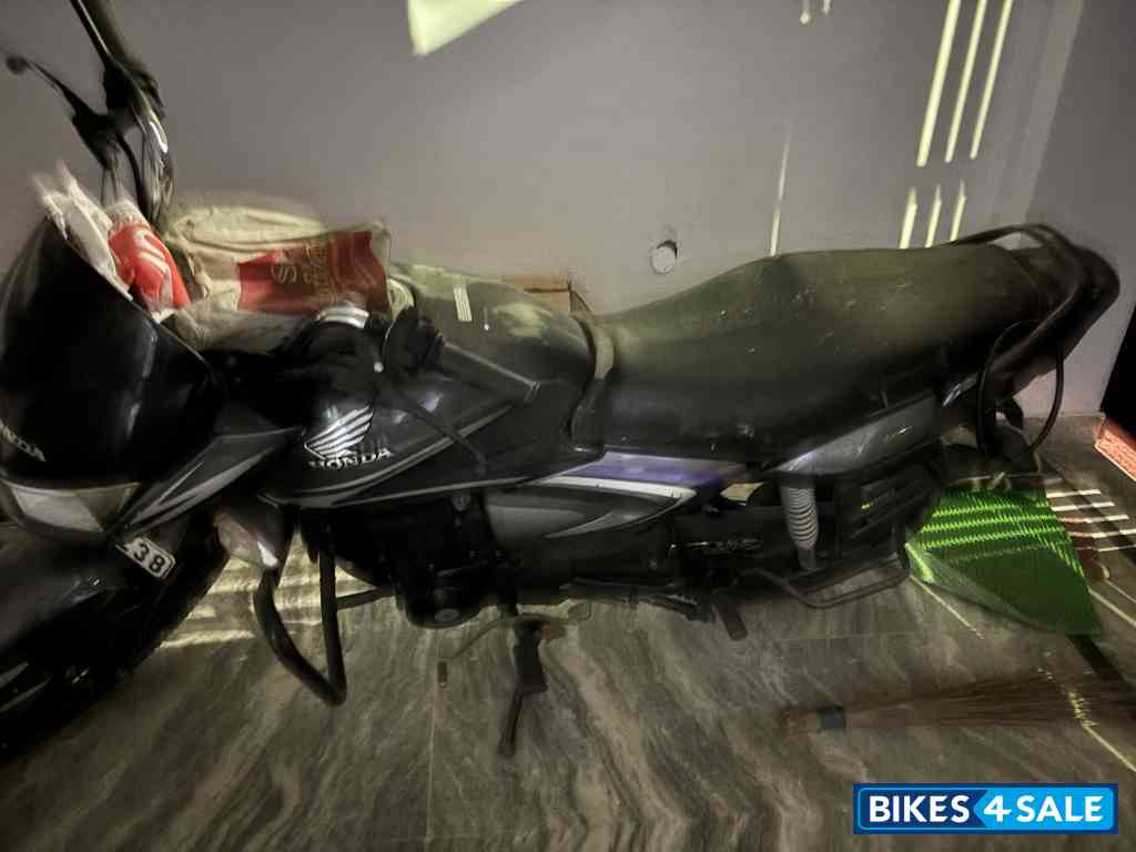 Metalic Grey Honda Shine 125