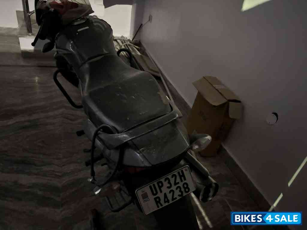 Metalic Grey Honda Shine 125 Metalic Grey Honda Shine 125