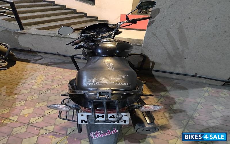 Black Honda CB Shine