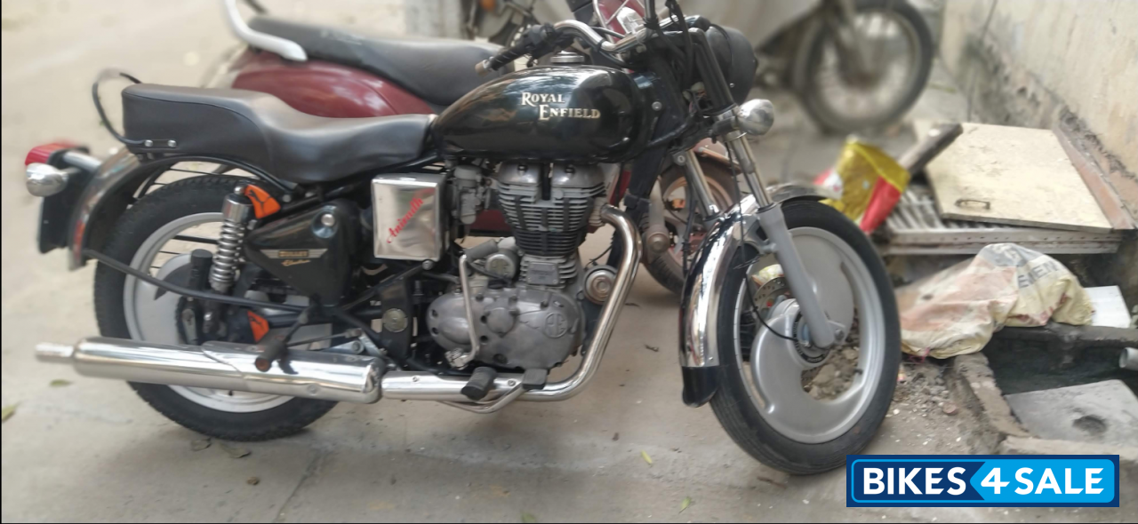 Black Royal Enfield Bullet Electra