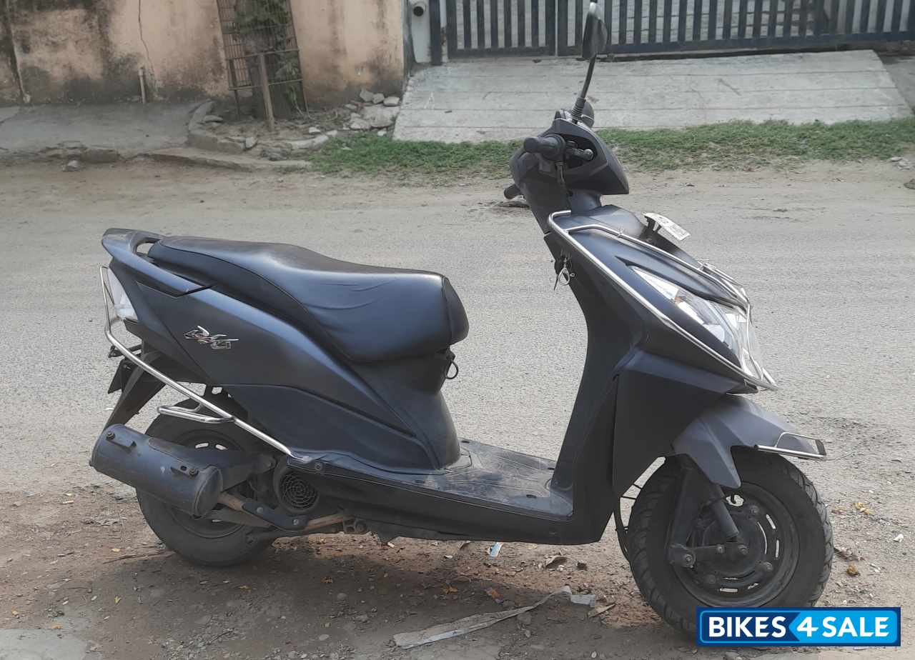 Used 2014 model Honda Dio for sale in Vadodara. ID 308594 Bikes4Sale