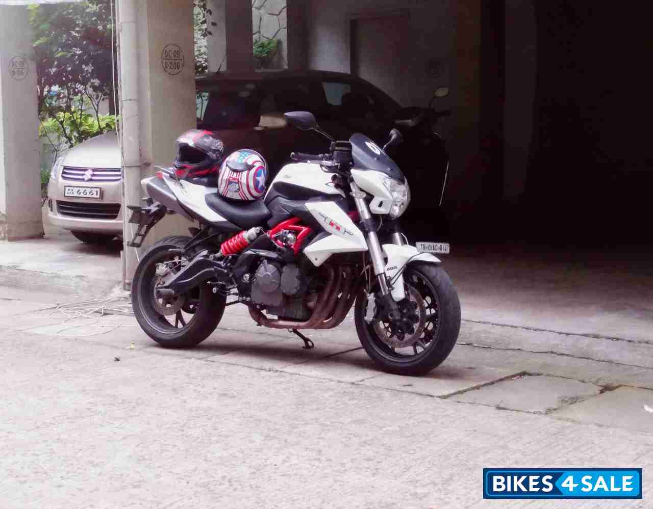 White Benelli TNT 600 i White Benelli TNT 600 i