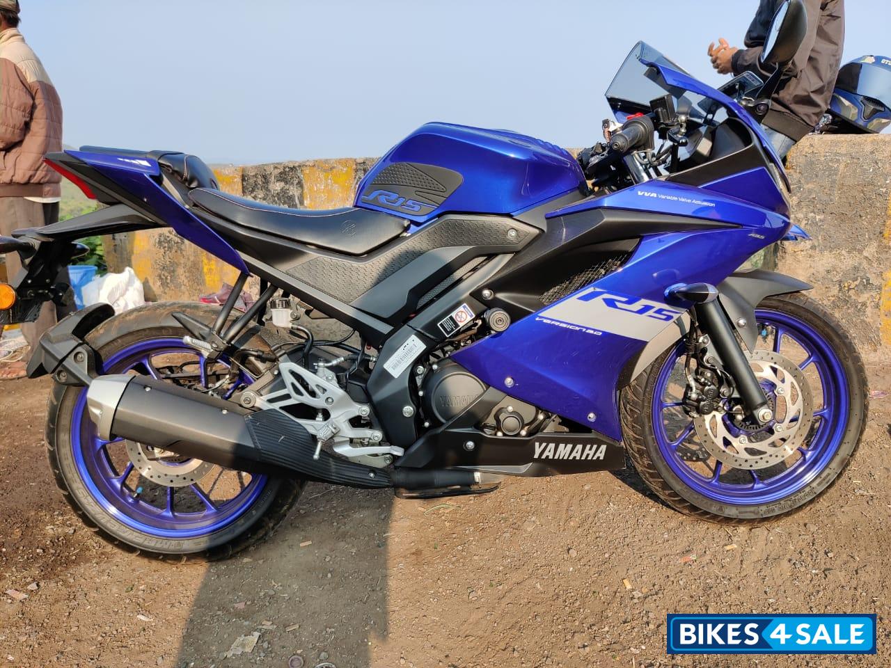 Used 2020 model Yamaha YZF R15 V3 BS6 for sale in Pune. ID 308810. Racing Blue colour - Bikes4Sale