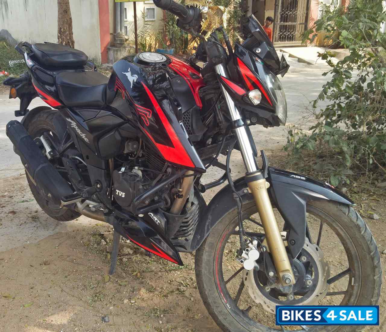 Black TVS Apache RTR 200 4V ABS Race Edition 2.0