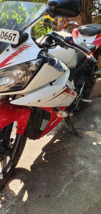 Yamaha YZF R15 V2