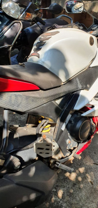 Yamaha YZF R15 V2