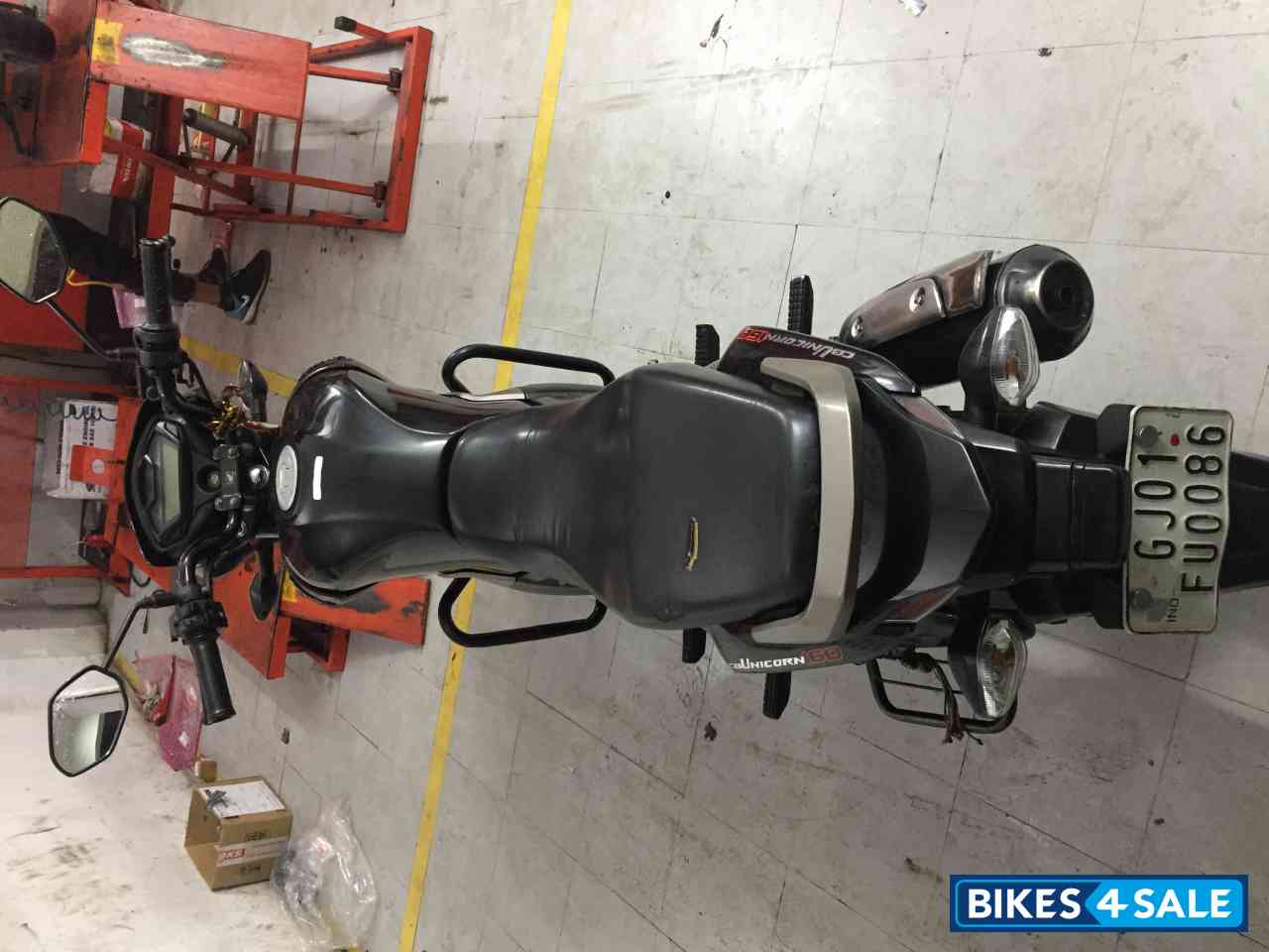 Black Honda CB Unicorn 160