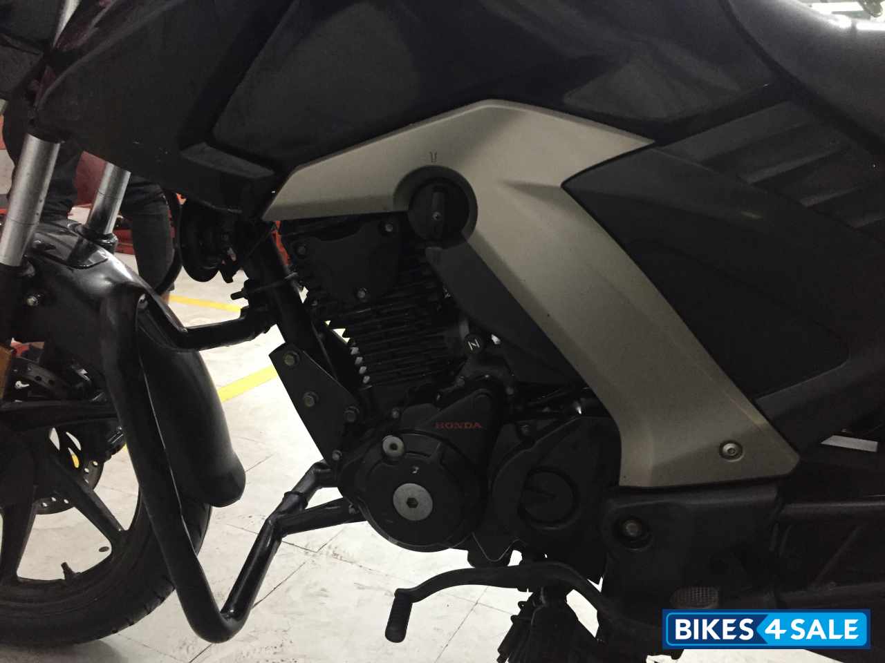 Black Honda CB Unicorn 160