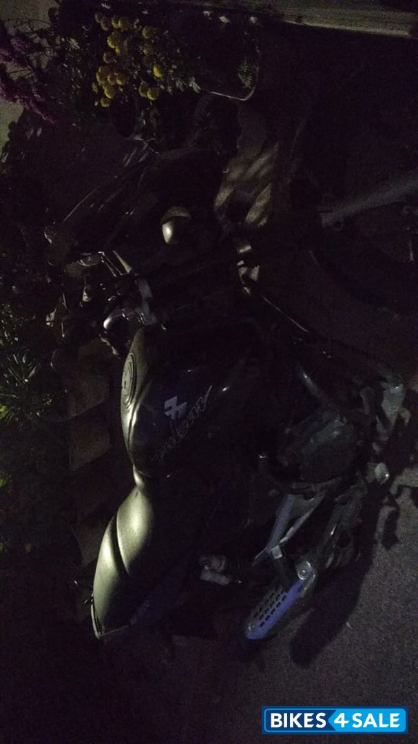 Black Bajaj Pulsar 180 DTSi