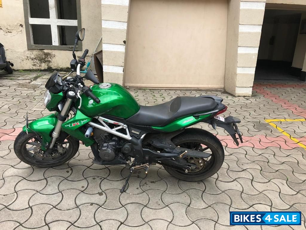 Green Benelli TNT 300