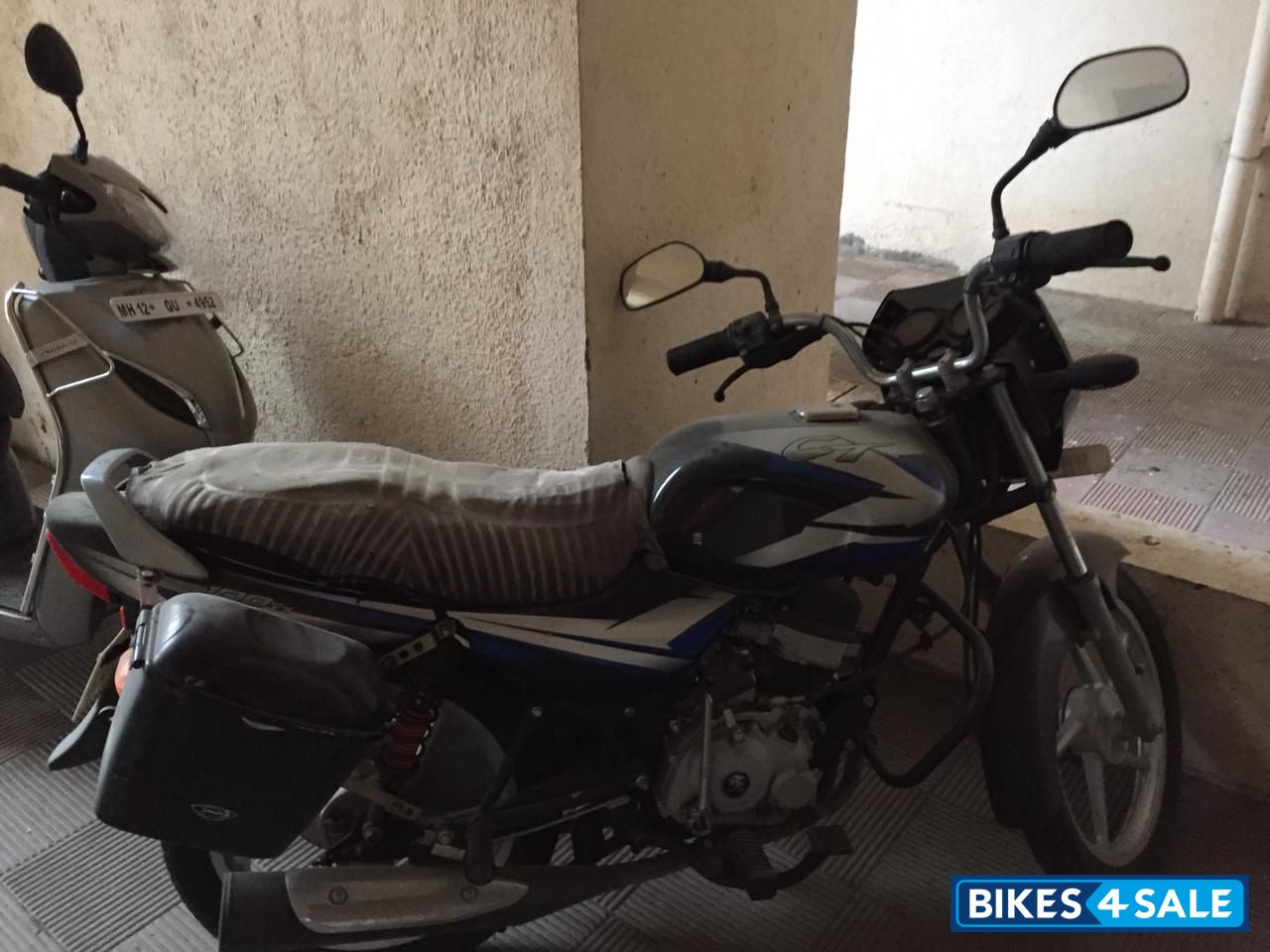 Ebony Black Blue Bajaj CT 100 ES