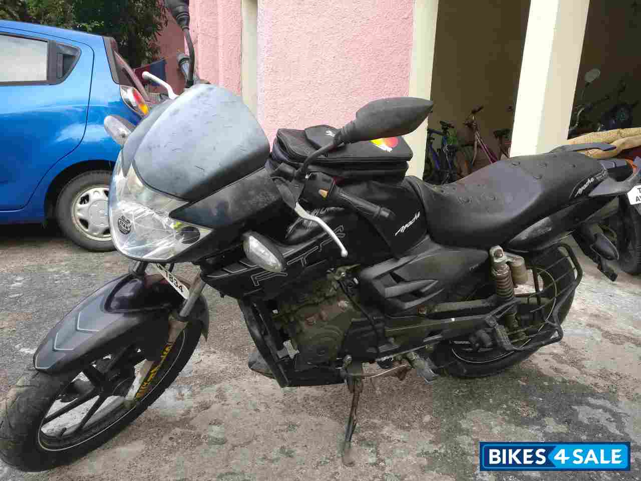 Black TVS Apache RTR 180