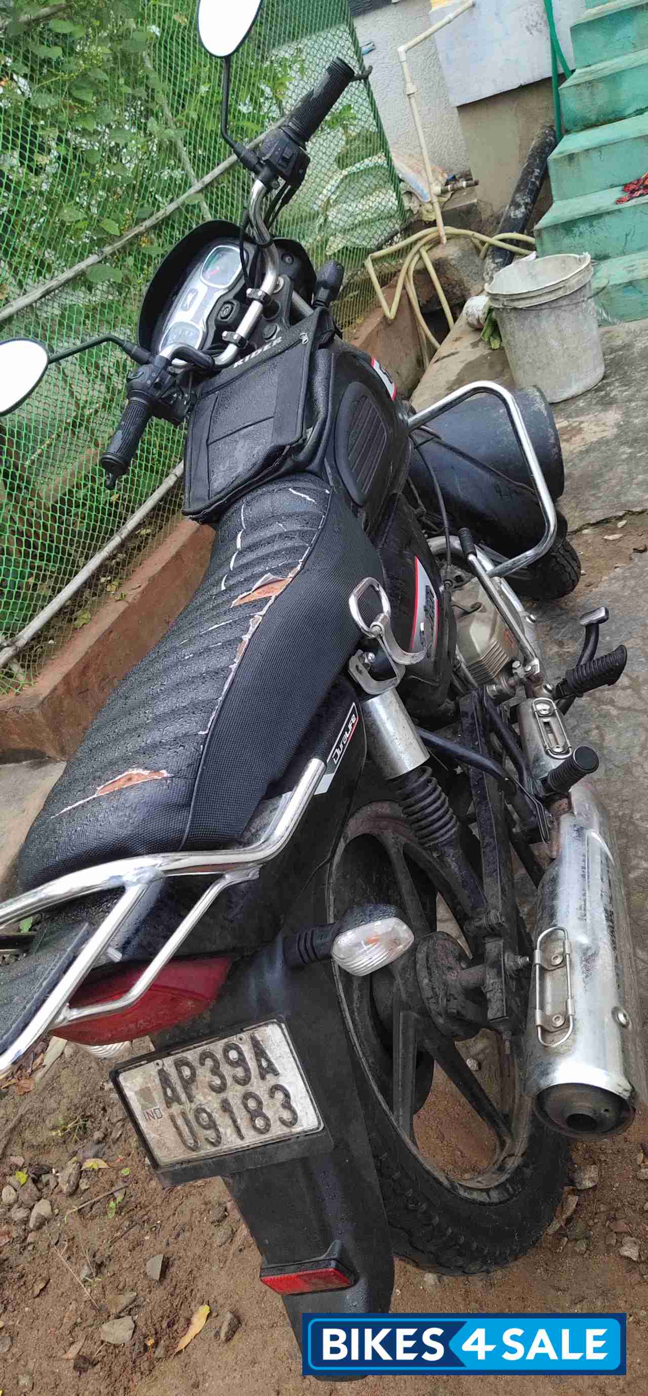 Black TVS Radeon BS6