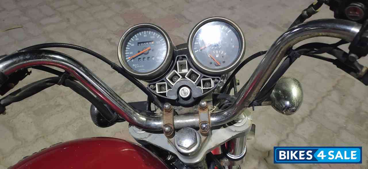 Red Royal Enfield Thunderbird 350