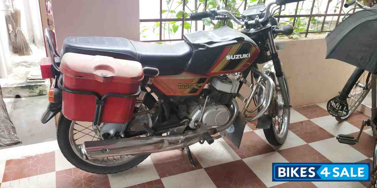 Suzuki MAX 100R