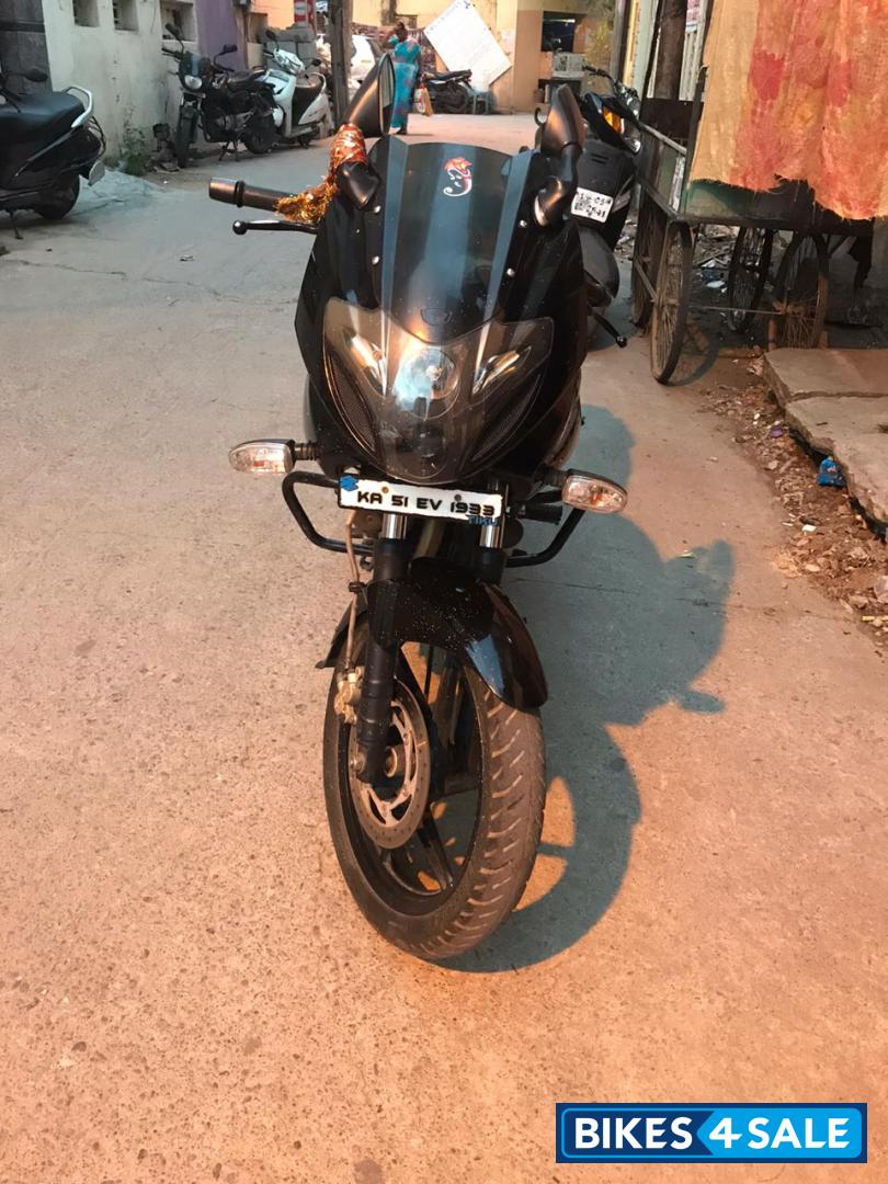 Bajaj Pulsar 220F