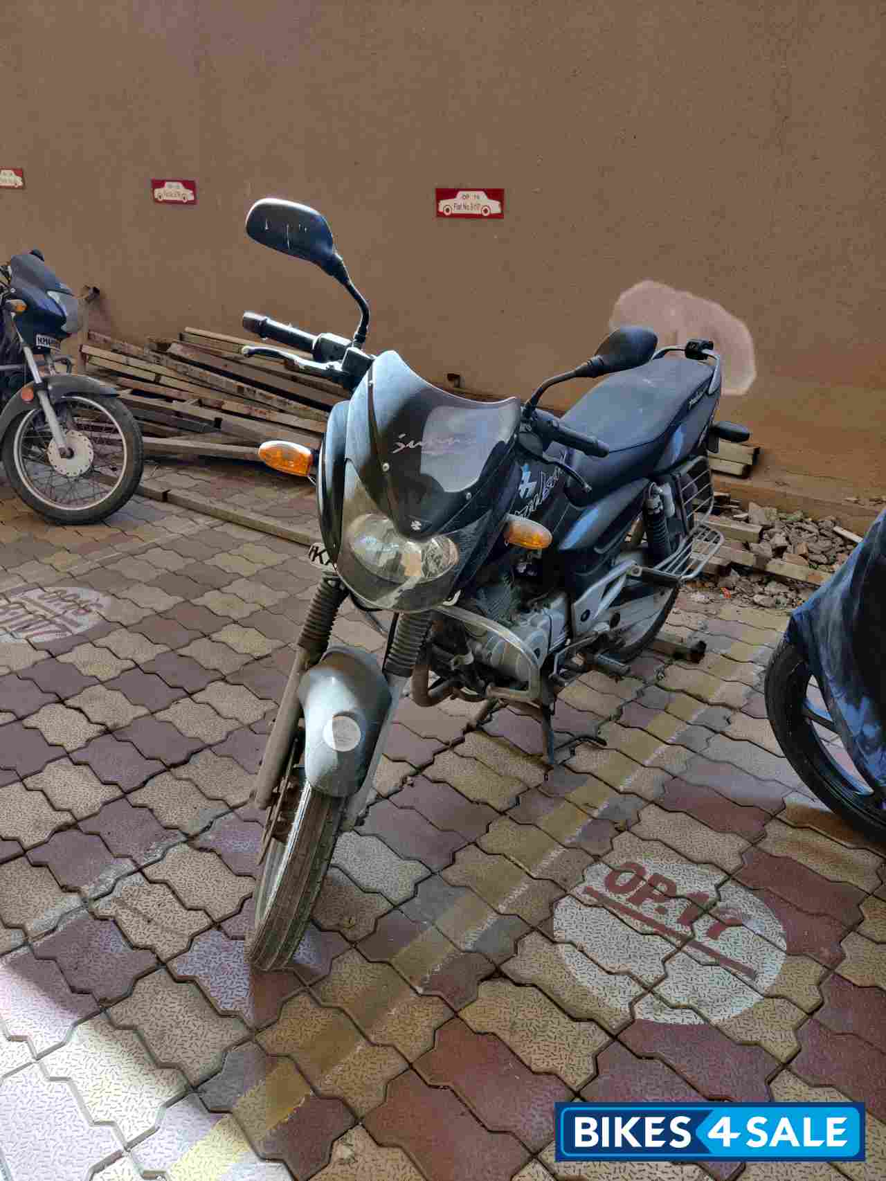 Black Bajaj Pulsar 150 DTSi