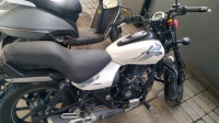 Bajaj Avenger Street 220