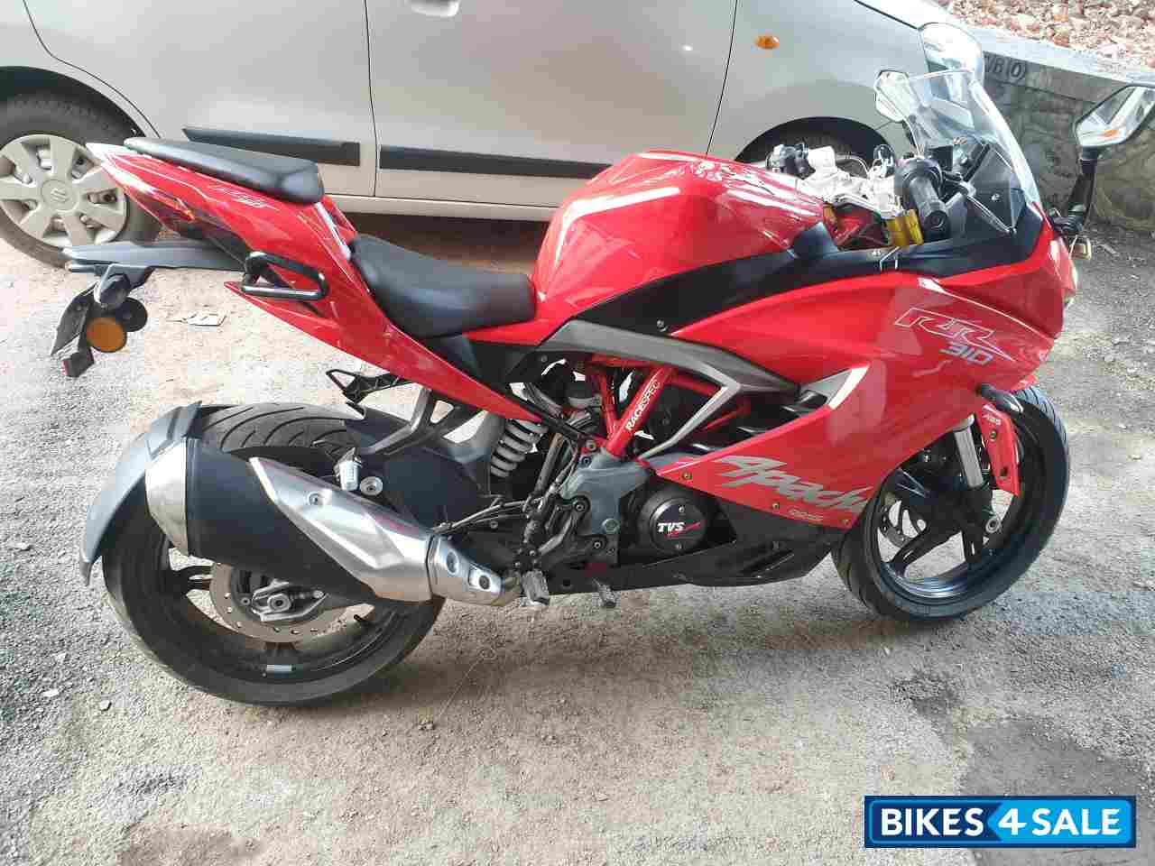 Red TVS Apache RR 310