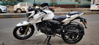 White TVS Apache RTR 200 4V
