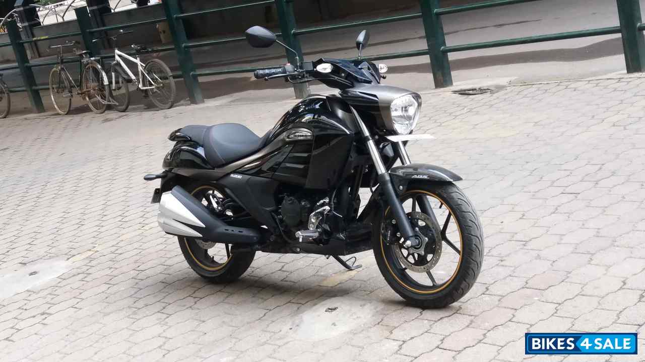 Black& Golden Sliver Suzuki Intruder 150