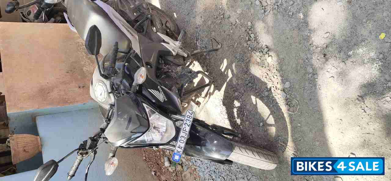 Honda CB Hornet 160R