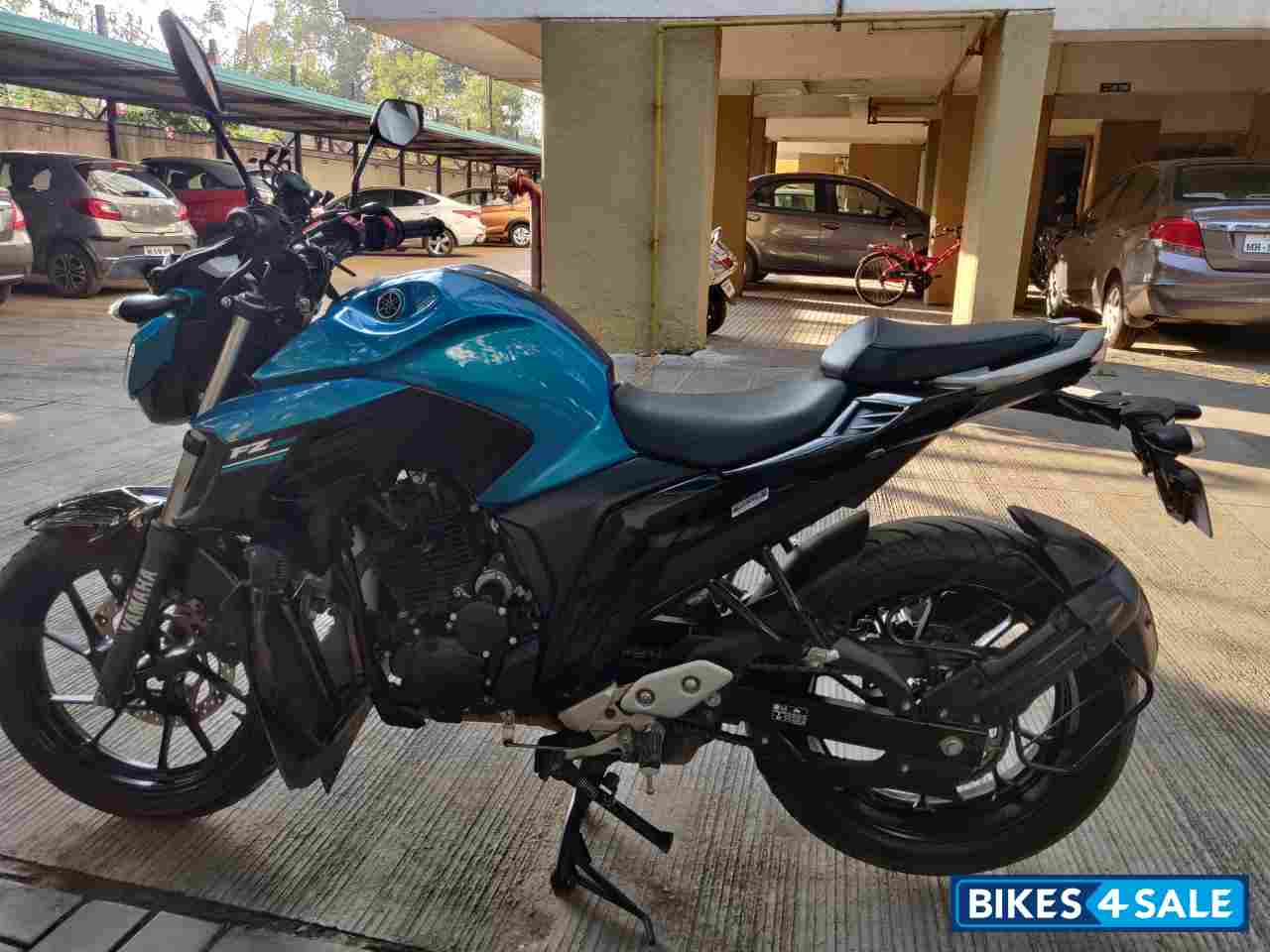 Cyan Mettalic6 Yamaha FZS 25