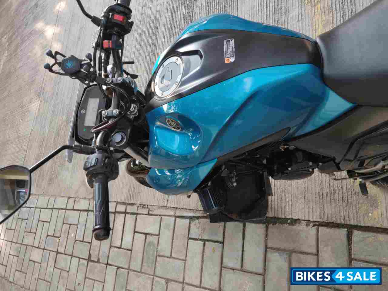 Cyan Mettalic6 Yamaha FZS 25