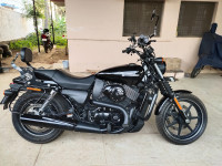 Black Harley Davidson Street 750